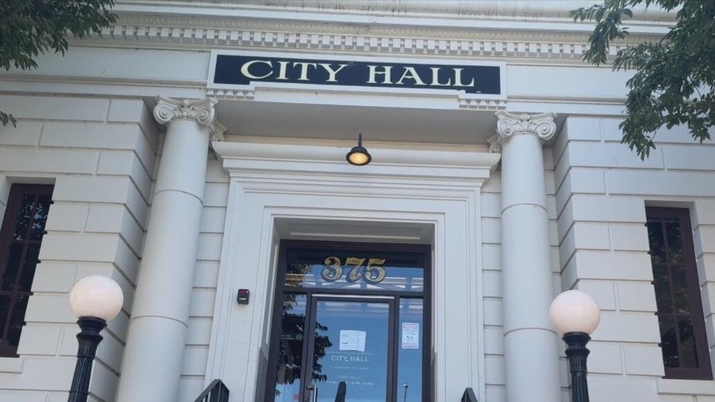 Hollister cancels town hall meetings amid outcry over layoffs, budget woes — CBS Bay Area (KPIX), Pleasanton Government news