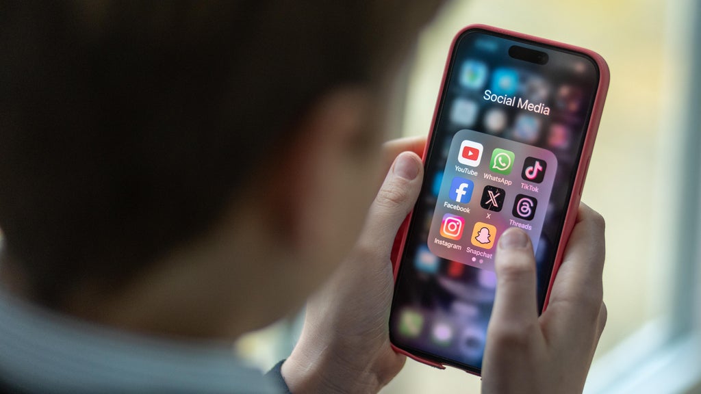How can social media clipping be used to influence the midterm elections? — CBS Miami, Pleasanton Community news