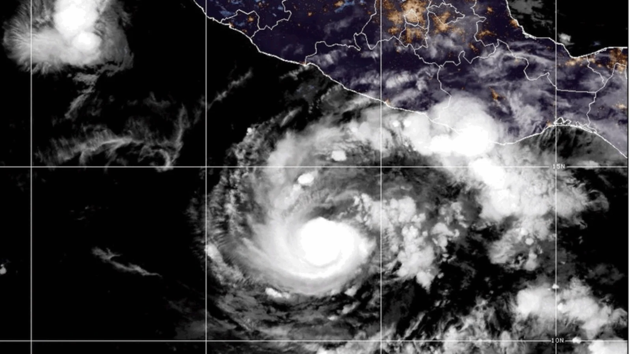 Hurricane Trudy lashes Mexico’s Pacific coast with heavy rain and strong winds
— ABC 7 Bay Area