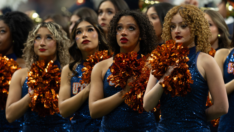 Here's what we know about the service member who fell at the UTSA football game — KVUE (Austin), Pleasanton Sports news