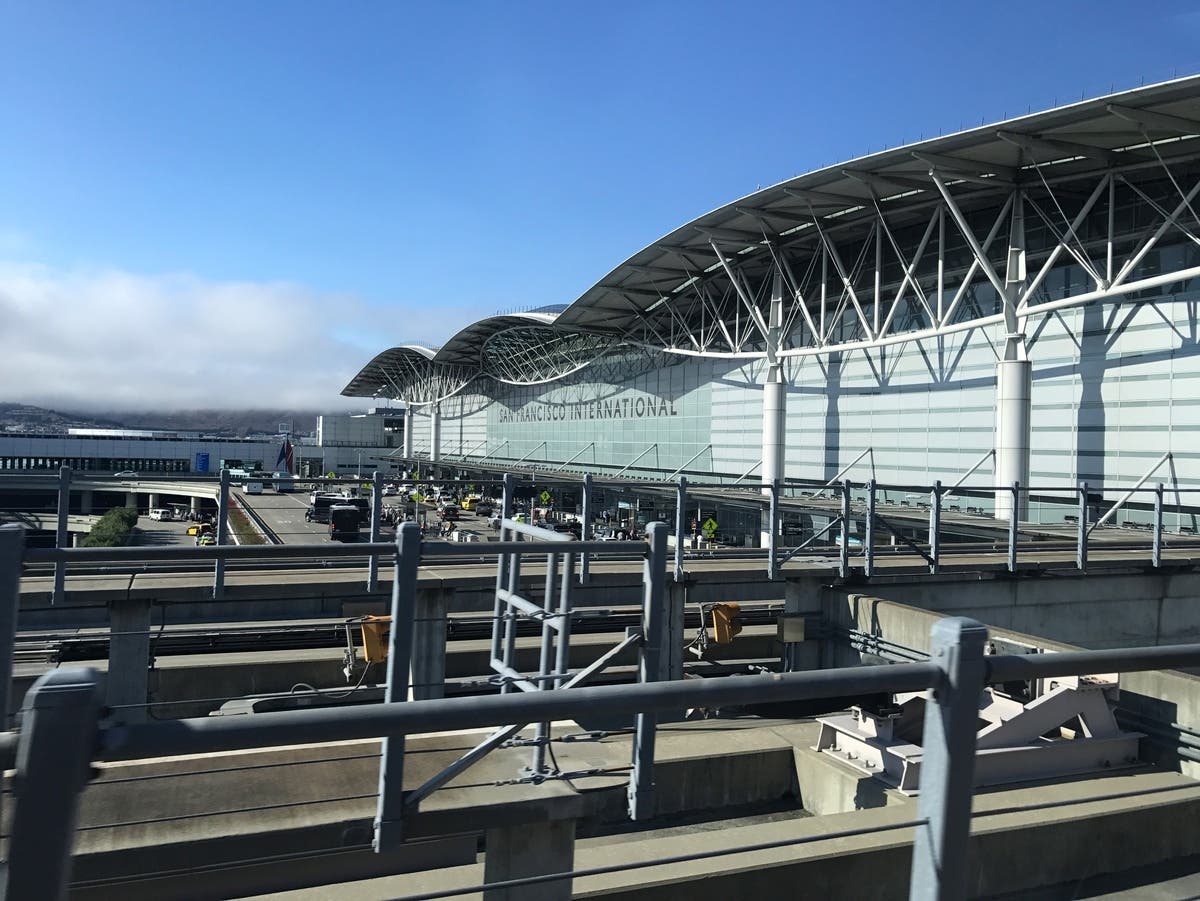 SFO-Bound Flight Makes Emergency Landing Over Odor: Report — Pleasanton Community news