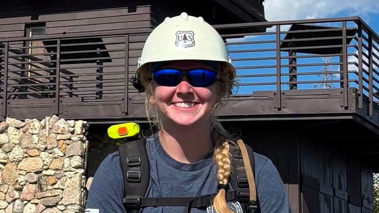 Firefighter, 24, died after being struck by a tree battling La. wildfire — KTVU FOX 2 Bay Area, Pleasanton Community news